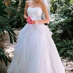 Bridal seamstress owns bridal consignment shop