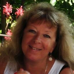 Journalist. Blogger dann og vann. Interessert i folk, politikk, litteratur, reising, humor, mat og foto.