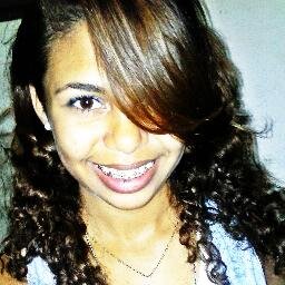 Se você obedece todas as regras, acaba perdendo à diversão... Todos caem mas, apenas os fracos continuam no chão.
;*