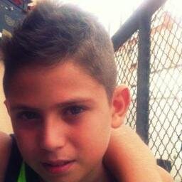 No luches para vivir, vive para luchar,