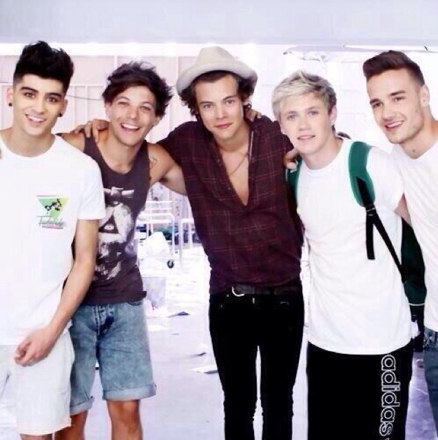 reminder to never give up and a free follow! please follow @sinninglarry xx