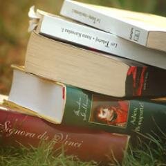 anariareading's profile picture. blogger, könyvmoly, pszichológus, álmodozó, csokoládéimádó, grammar nazi, England-maniac, little lady with a big heart :)