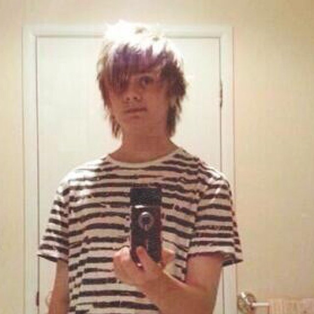 FOLLOW @MICHAELSGLITTER PLS! ILYSM