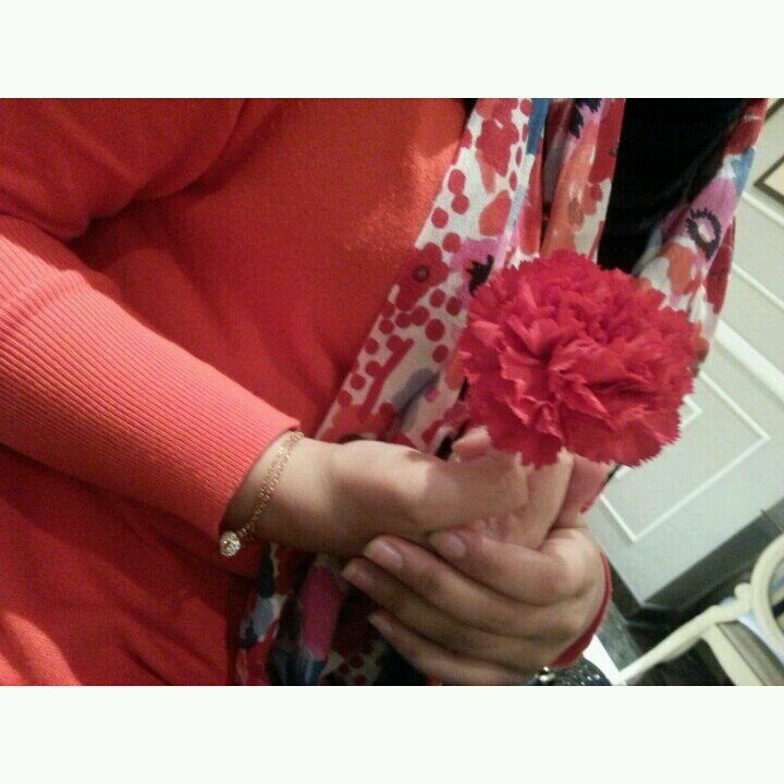 Follow me on my new account: @fatimafakhroo9