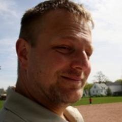 Telephone tech, videogame player, music lover, parent, baseball lover, horror movie lover and videogame player. My profile on Letterboxd https://t.co/Wlp9K7fPhp