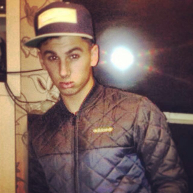 #TeamFollowBack✌#Westhoughton CC -Halfcast- #Muslim #MUFC Snapchat: abbasmalik #TeamIphone Insta: abbasmalik_