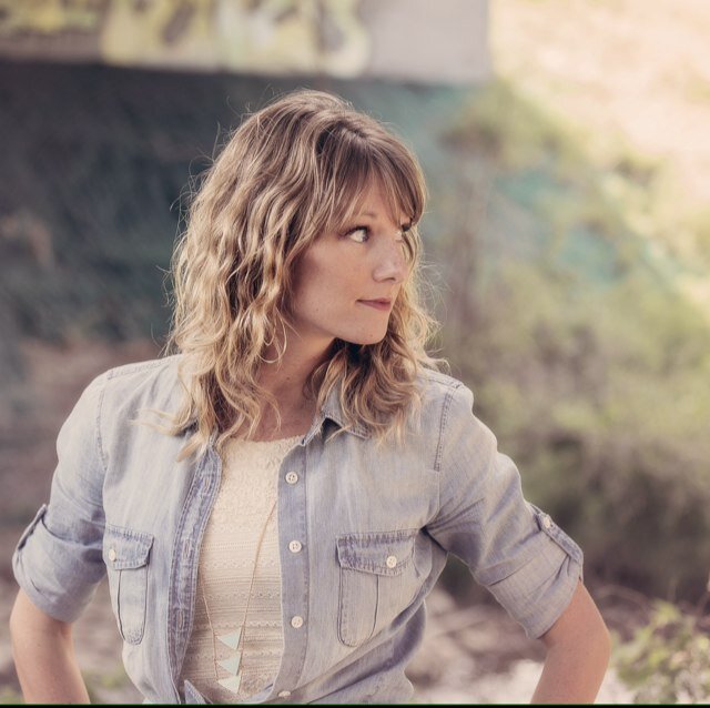 Miranda_yeg's profile picture. chronically over committing myself. substantial coffee consumption required.