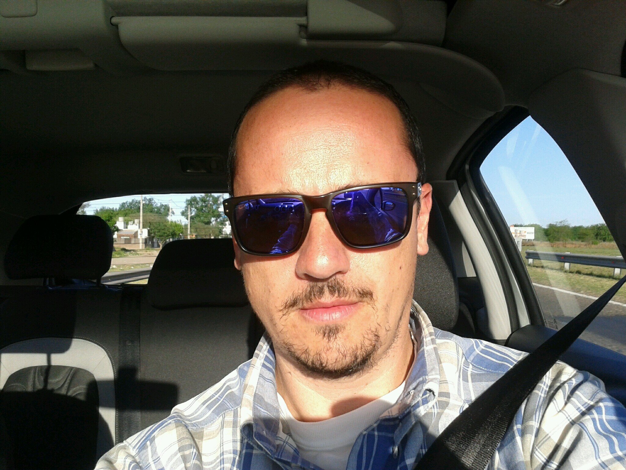 me gustan las carreras         te sigue
me gusta el Instagram 

#amimanera 
gonz