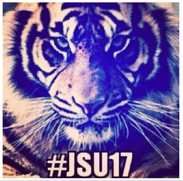 Thee Elite Class Of 2017!!! Follow for all things 17 (Events, Community Service, Activites, etc.)