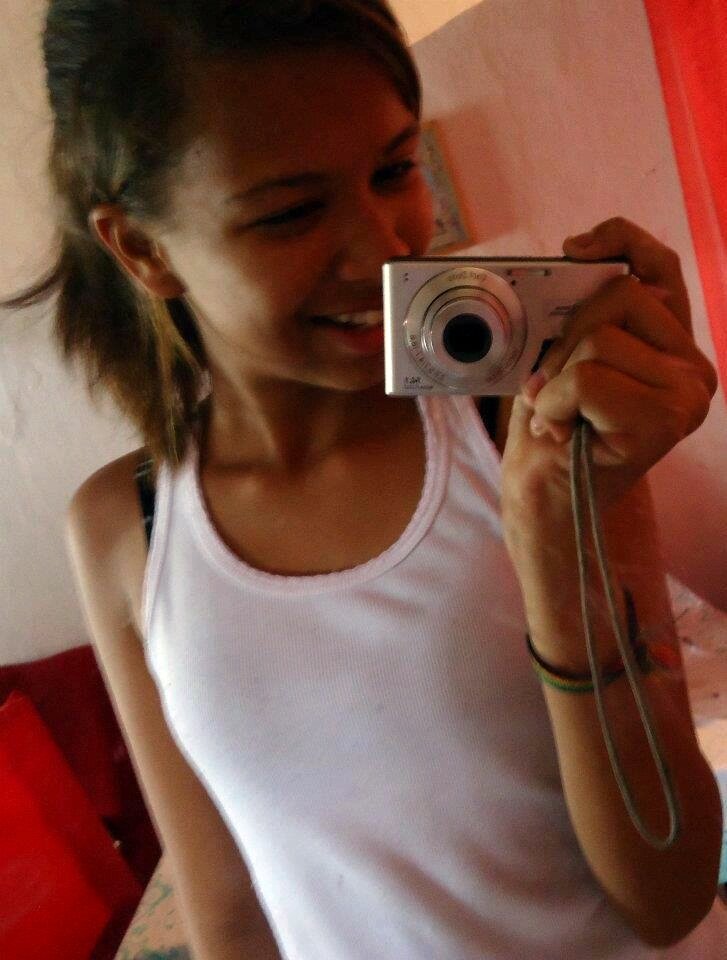 Fica do meu lado que não falta amor ♫