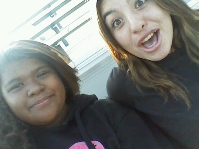 Marie is the white girl(: Hi 3 rock music! im a song writer..that's my best friend Laura! shes so crazy and funny:3 follow us pweasse instagram: fly_likeakite