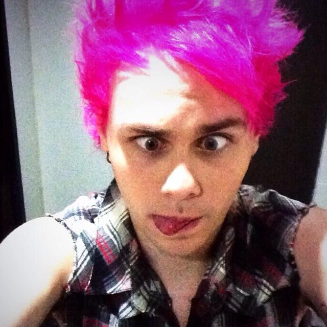 You got a free follow cause you are so perf!! Now please go follow my good friend @Baileyy_5SOS