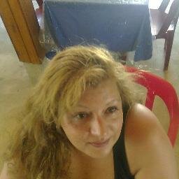 tucumana, docente, 48 años