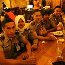 sarisamaneri's profile picture. Just mama, papa,  my'bro, n family's