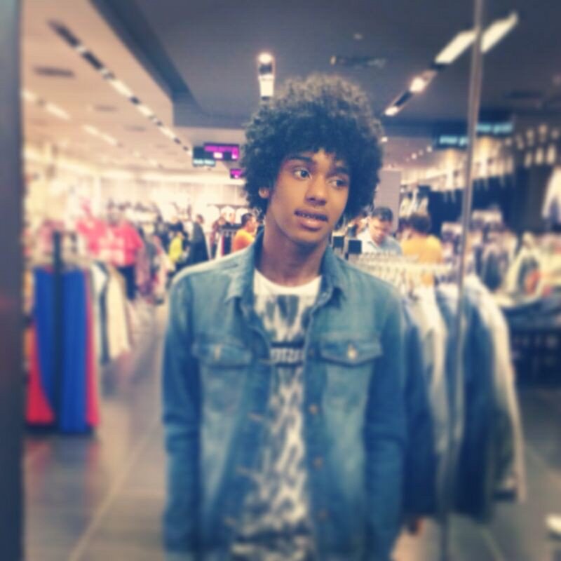 I love being simple ♡' instagram : Nawaf__26