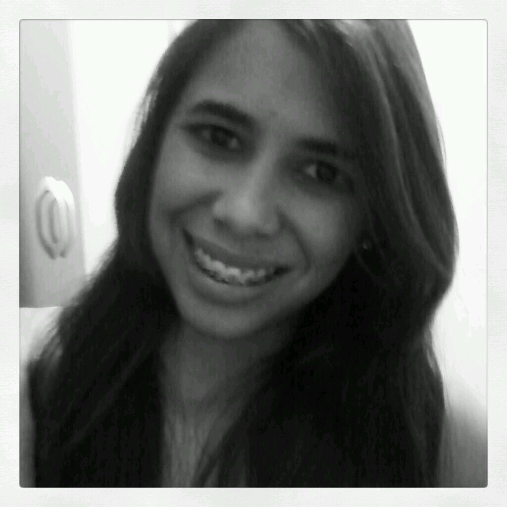 Sou uma menina sonhadora. Gosto de tudo e de todos. Mas se um dia me fizerem de boba..rÁ, ai eu deixo de existir pra ela (;