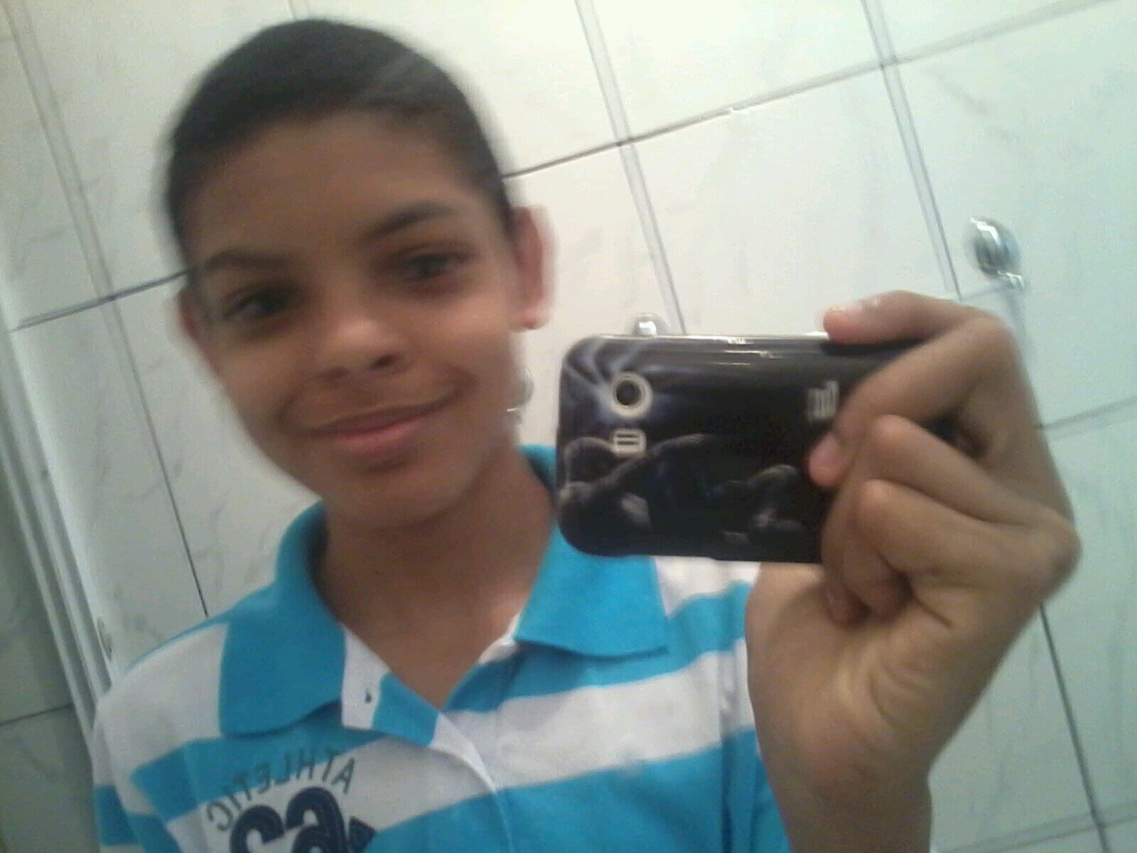 e tudo mundo que tem que ser feliz e seguir a frete
