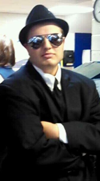 Christian. Conservative.
Wannabe Cigar and Bourbon affeciento.