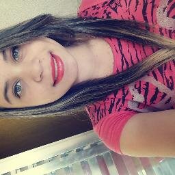 desastrada , ciumenta , irônica , chata , chorona , sonhadora , impaciente prazer euu .-. meu facebook http://t.co/yhQbplqtGb