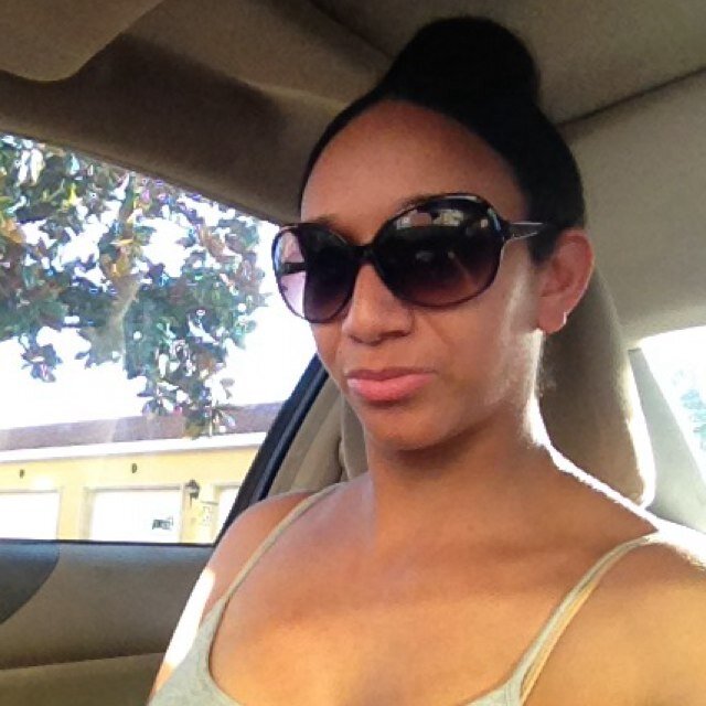 Wife & mother living my life to the fullest. My motto is keep it simple yet think positive!