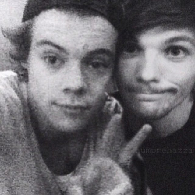 hii please make sure to follow @poeticalouis !