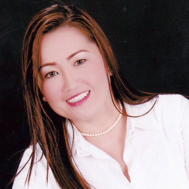 Conservative christian, mom, motivator, life coach, public servant, voracious reader, coffee lover, sports enthusiast, bar aspirant!!!