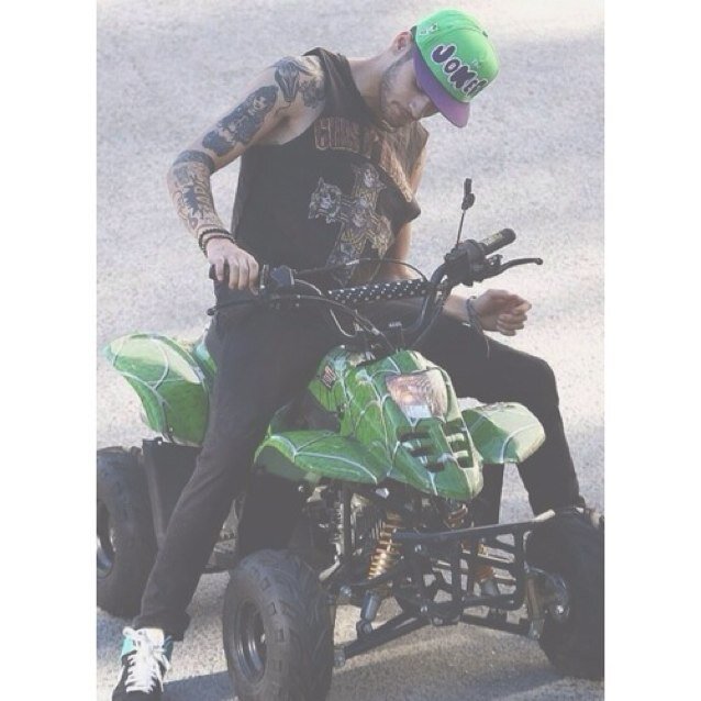 “never give up bc ily and fuck the world mine.”