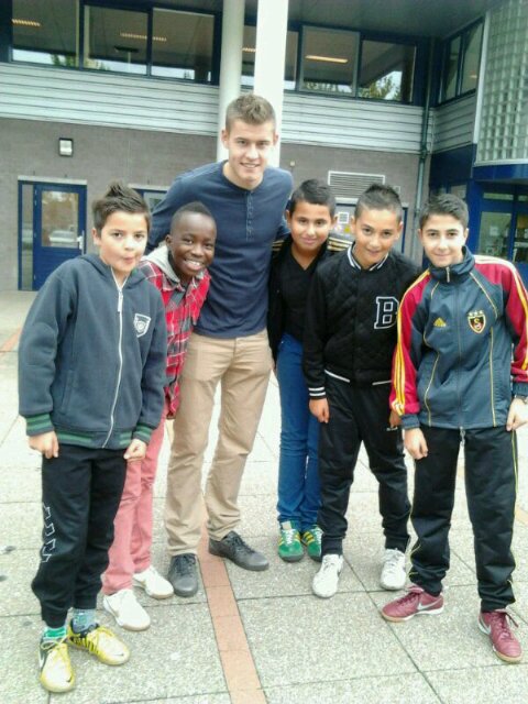 12 y/o #SWAGG.#0687158443 #الله أكبر Best. Farbod,Wouter,Onur,Laith,NordinT,elstriellio Nog meer. #Voetbal HvB#D4 #7