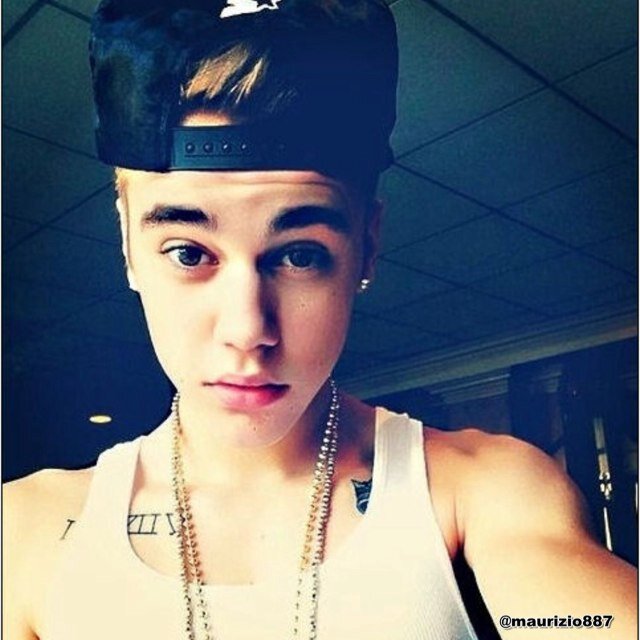 i love you justin bieber your my favourite idol i listen to your muisc everyday it keep me calm i love you bieber your the best idol ever xxxxxx