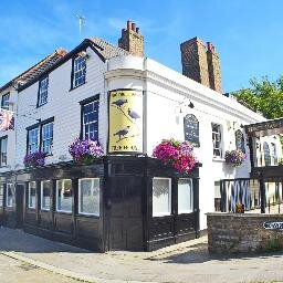 Historic pub offering home cooked meals and perfectly served Ale's located in Gravesend - 01474 566869