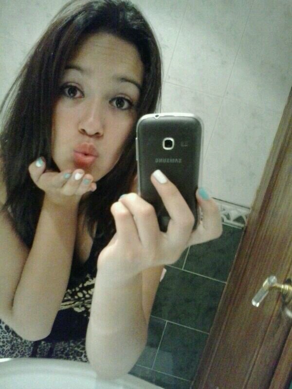 No dejes q nada ni nadie te limite o te amargue!! Vive cada dia,disfruta la vida 3 :))