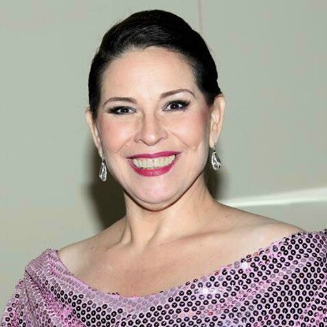 Cantante Lírico (Soprano),
Maestra de Canto, Directora Coral, Compositora, Arreglista, Locutora. Liberal, Librepensadora .·.
@laacademiasoyyo @quadriviumccve