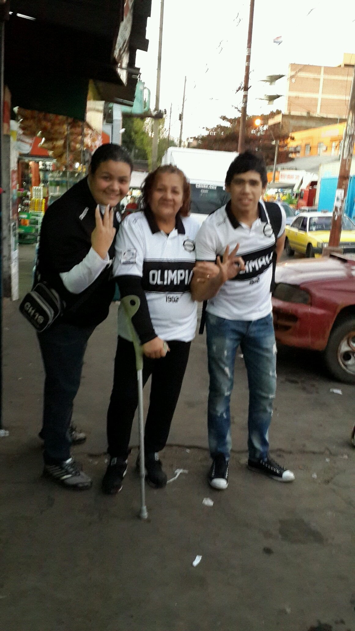 Solo para los q me siguen..ni yo se a donde voy!!pero siempre siguiendo al OLIMPIA! artista en pausa