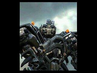 Leader from autobot fighting decepticon around the space and earth#MVP