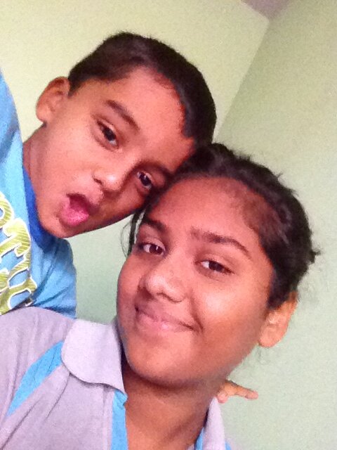 hey!!! ~ I aM A BINdAss perSon!! NO SoRRoW NO PaIN !!! nd !! happy !!! :D AnD I LOvE ChocOlates!! :P !! MILEY CURYS!! 3