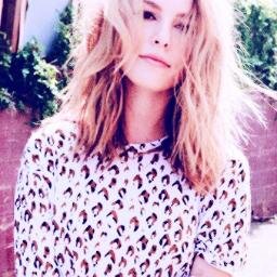 14 y.o.// #Blakette. #Mendie #LittleLiar. / Love willl tell us where to go.♫ // Michael stole my heart [♥]