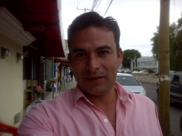 Soy una persona que le gustan los retos me gusta formar parte de la nueva generacion de politicos con agallas y demostrar las cosas con hechos
