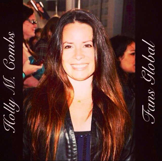 Fan Twitter dedicated to the lovely and talented Holly Marie Combs. Run by and supported by a network of her devoted fans known as #Combsaholics #TeamHMC #Love