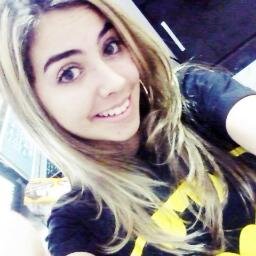 ∿ Sorria bonito e deixe os outros quererem descobrir qual é o segredo que faz você rir. ∿ 
☮