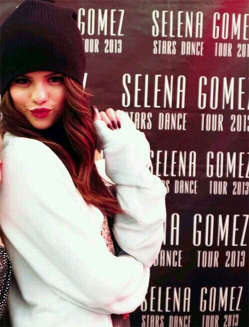 fallow me bitchs love amuuuh
