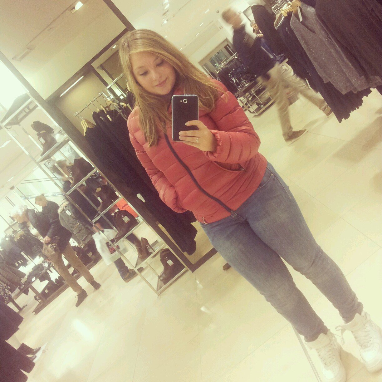KleineSpanjaard'♥, love mode&dance|•insta: _xlaar |