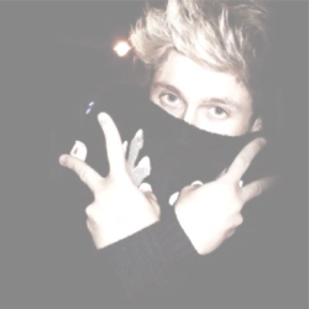 This is my backup follow my main : @niallsthriller