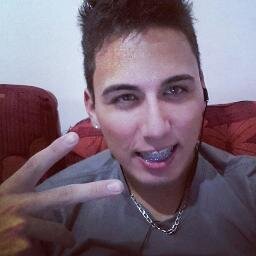 http://t.co/6xAl9VZZda Adc la *-*

 \o/ Ame a pessoa quem vc gosta agora , antes que a vida ensine vc amar o que tinha \o/