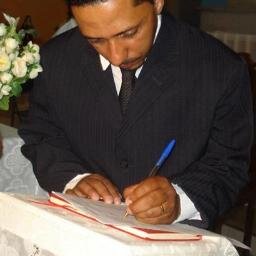 Sou um Músico consagrado a serviço do Reino de Deus,com a presença de Nossa Senhora a Mãe de Jesus.
