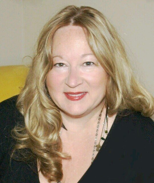 Real estate leader; writer and editor. Enthusiastic advocate for people with Epidermolysis Bullosa (EB), boosting EB awareness around the globe!
