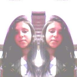 Sou como você me vê.Posso ser leve como uma brisa ou forte como uma ventania.Depende de quando e como você me vê passar.