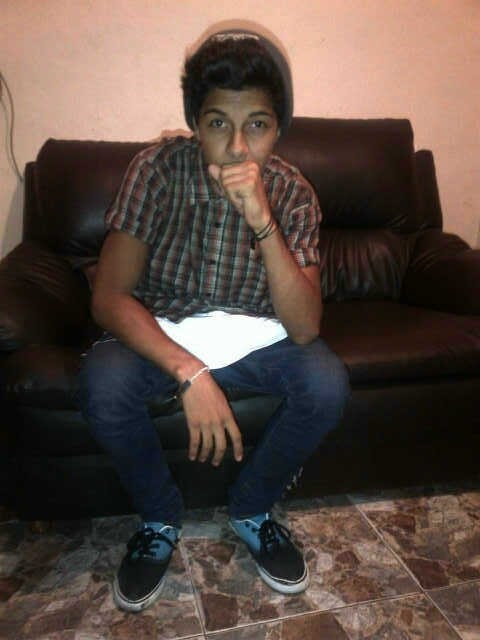 soy simple, perseverante y dios es lo primero __