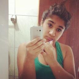 Feliz ou não, a lei da vida sempre é seguir em frente com a cabeça erguida.