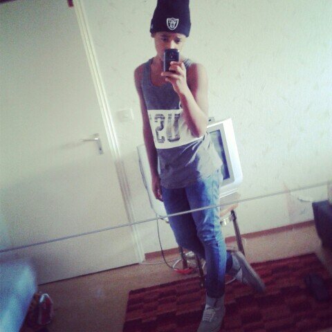 Young Boy from Germany/Cologne but my roots are latin. I'm interested in football and a fan of FC Barcelona.  :)