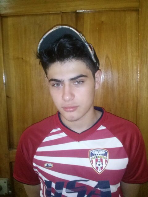 soy de honduras tengo 17 años. Me gusta la musica la moda soy simpático , alegre , cariñoso y buen amigo!!!